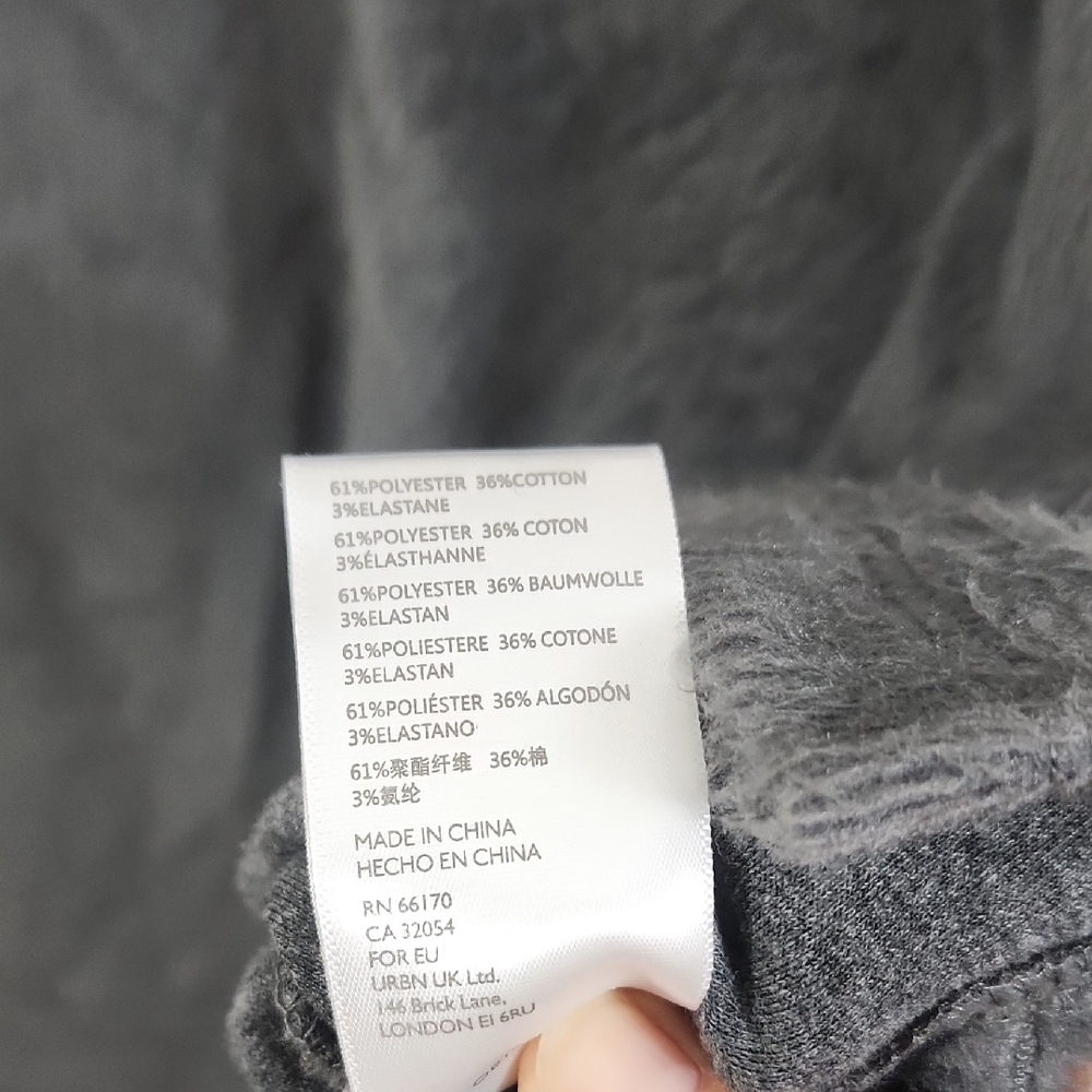 Urban Outfitters Standard Cloth Dark Gray Fleece Zip-Up Sweater Size M - Picture 4 of 8